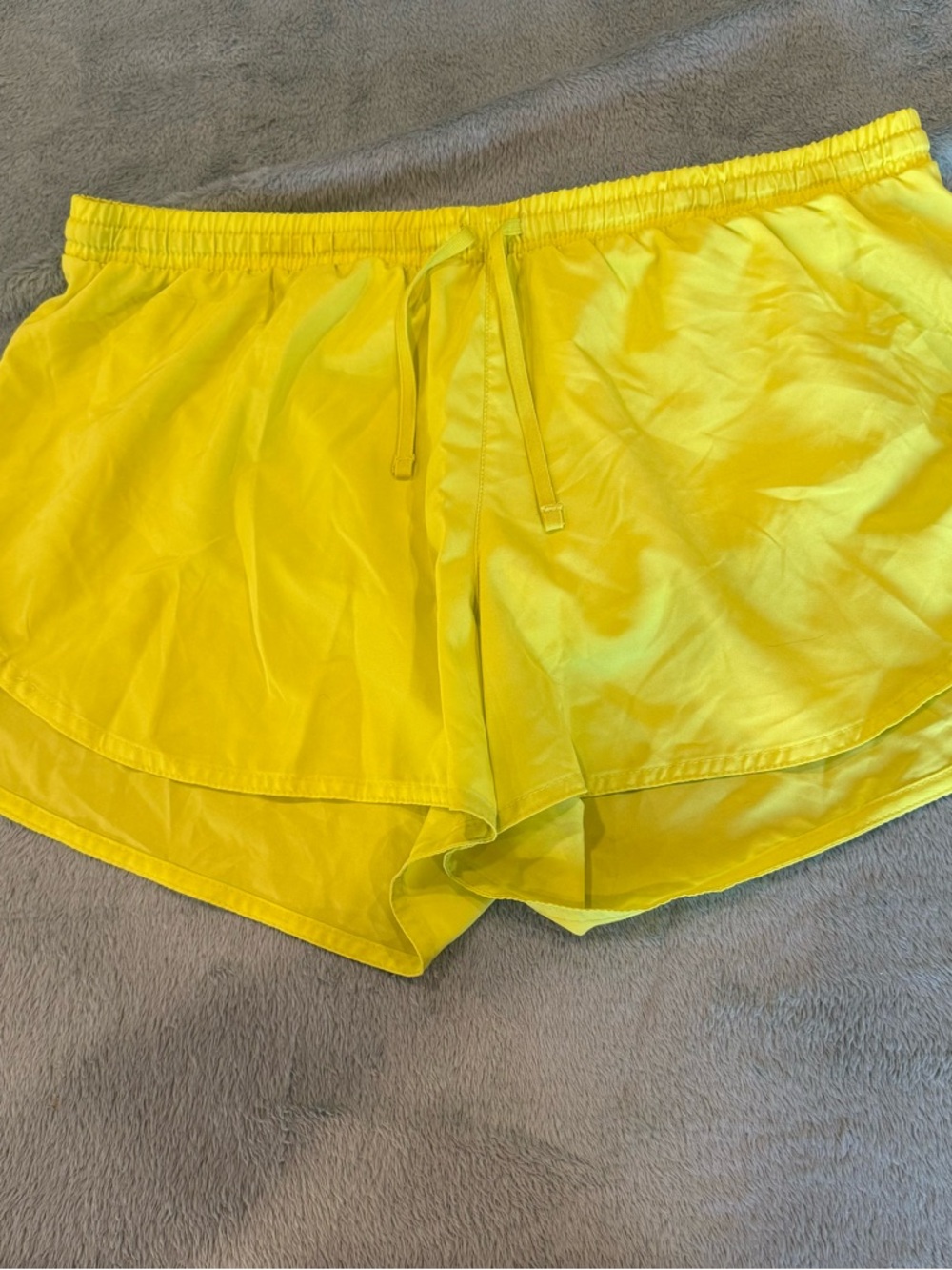 Old Navy Active Shorts Womens L Yellow Go-Dry Running Athletic
